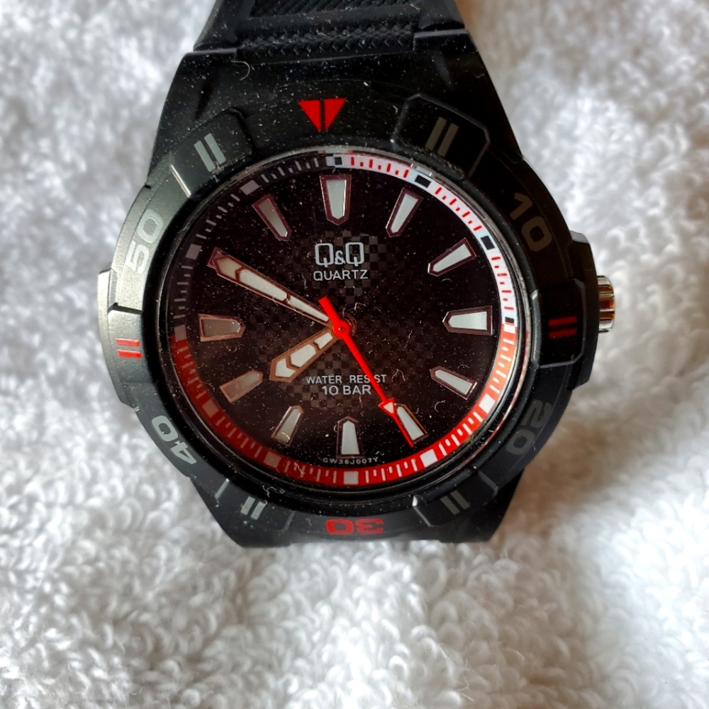 Q&Q WATER RESISTANT WATCH